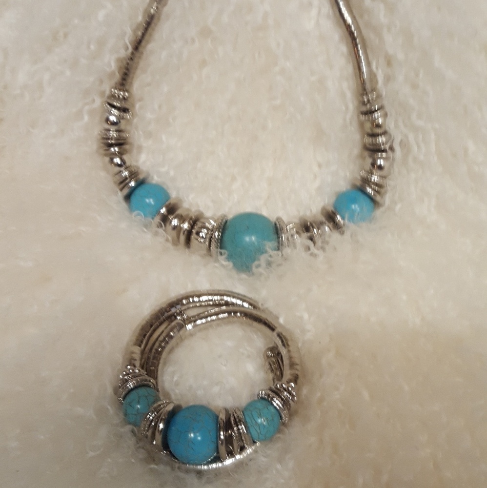 Beautiful necklace with matching bracelet
